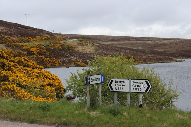 Junction for Scullomie at Lochan Dubh
