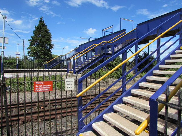 Castle Cary railway station footbridge © Jaggery :: Geograph Britain ...