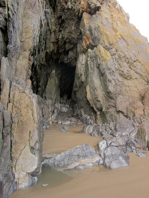 Bacon's Hole, Tenby © Derek Harper cc-by-sa/2.0 :: Geograph Britain and ...