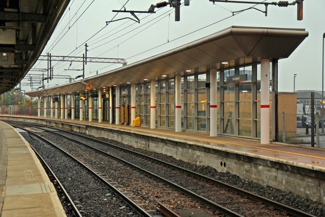 Platform 0, Stockport railway station © El Pollock :: Geograph Britain ...