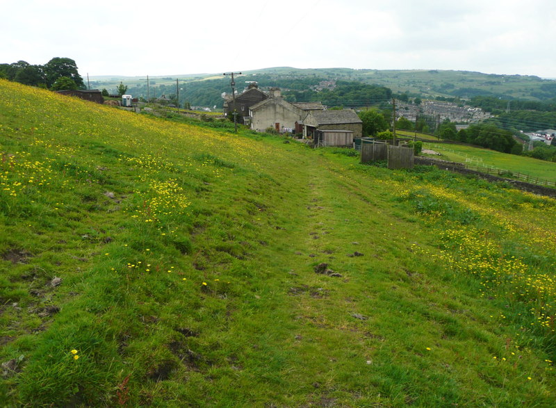 Sowerby Bridge FP77, Norland © Humphrey Bolton ccbysa/2.0 Geograph