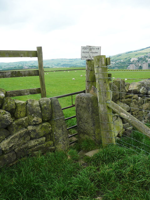 Stile and gate on Sowerby Bridge FP77, Norland