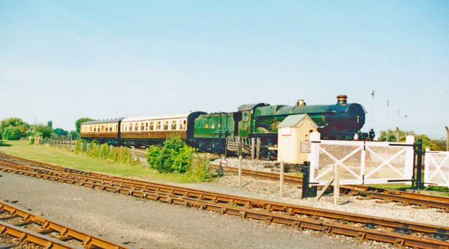 GWR Preservation Society 'Castle' class 'Earl Bathurst' at Didcot, 2001