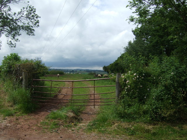 Field entrance off Marsh Hallow