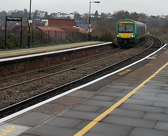 London Midland train arrives at Worcester Foregate Street station