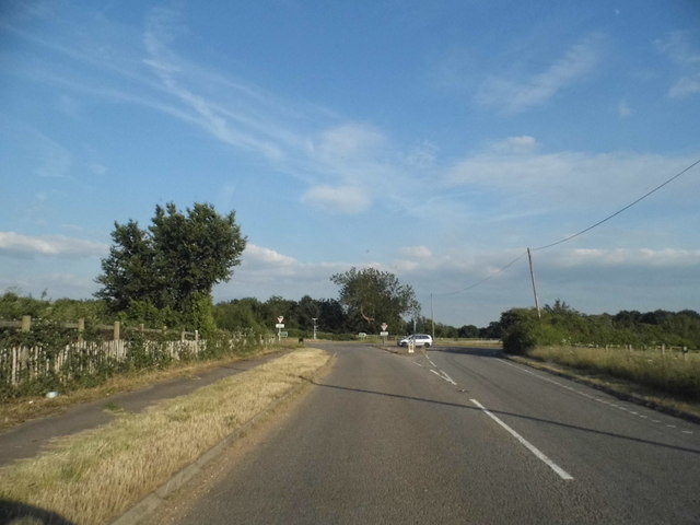 Panshanger Lane approaching the A414