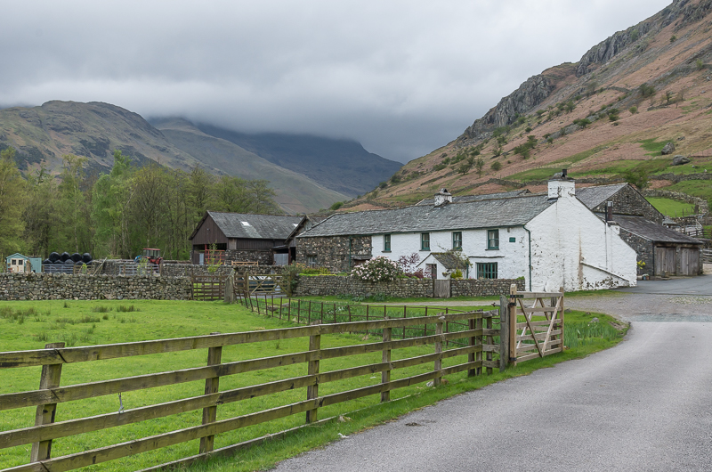 Middle Fell farm © Ian Capper :: Geograph Britain and Ireland