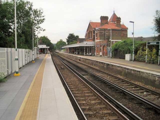 Leatherhead railway station, Surrey © Nigel Thompson cc-by-sa/2.0 ...