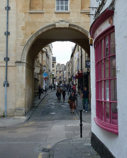 Bath - Archway into Queen Street