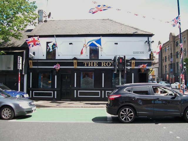 The Royal Bar at the bottom of Sandy Row Eric Jones cc by sa 2.0