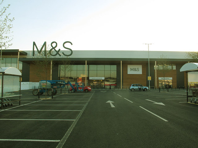 Marks and Spencer, Charlton: front view