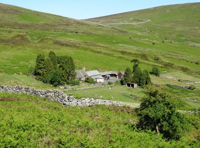 Approaching Headland Warren Farm from... © Neil Theasby :: Geograph ...