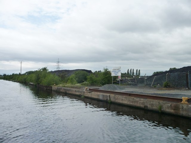 Disused wharf, Kellingley Colliery