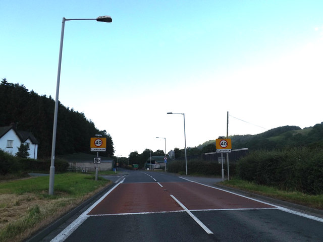 Entering Llandinam on the A470