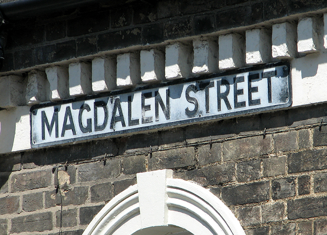 Magdalen Street (road sign), Eye
