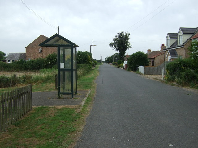 Bus stop and shelter on Black Horse Drove