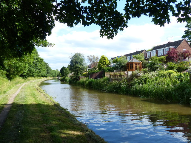 Houses along the Trent & Mersey Canal