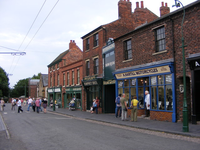 Black Country Street © Gordon Griffiths :: Geograph Britain and Ireland