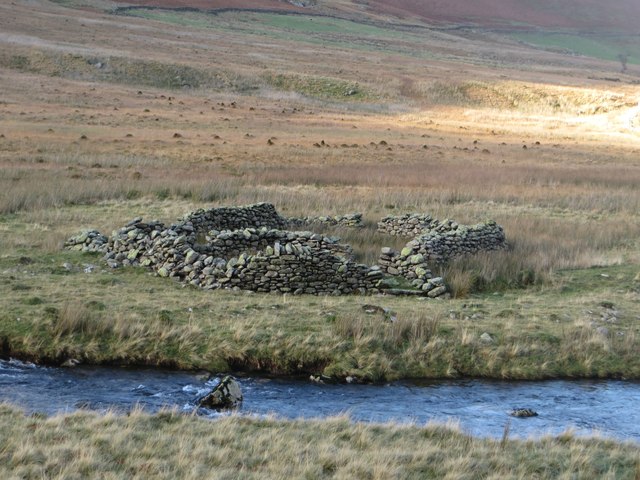 Ruined stone structure, Newlands Valley