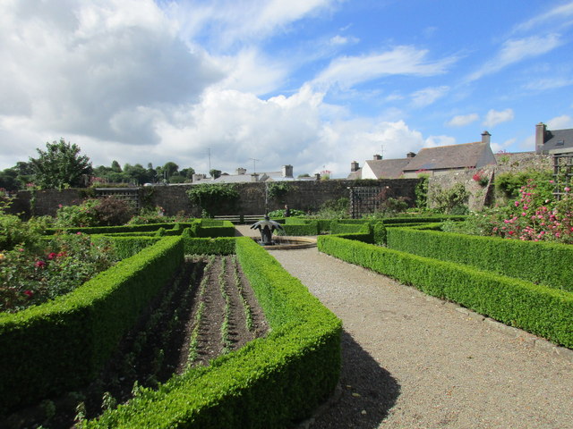 Roscrea Castle, formal gardens