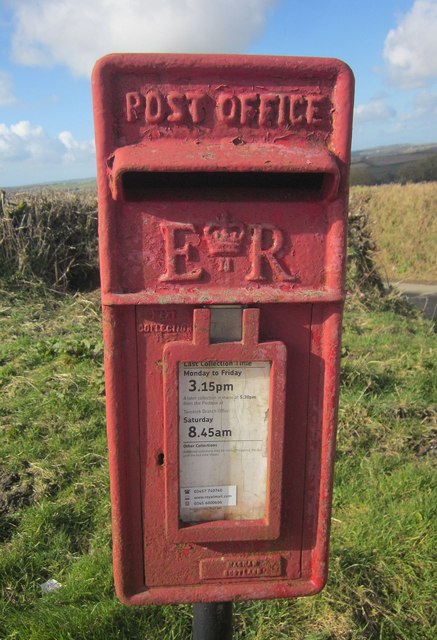 Postbox near Trecombe