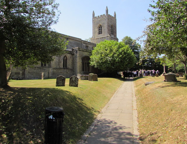 Path through St Edburg's churchyard, Bicester