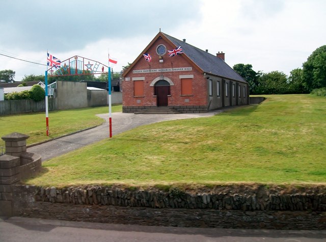 Dundrum's Orange Arch, 2015 © Eric Jones :: Geograph Ireland