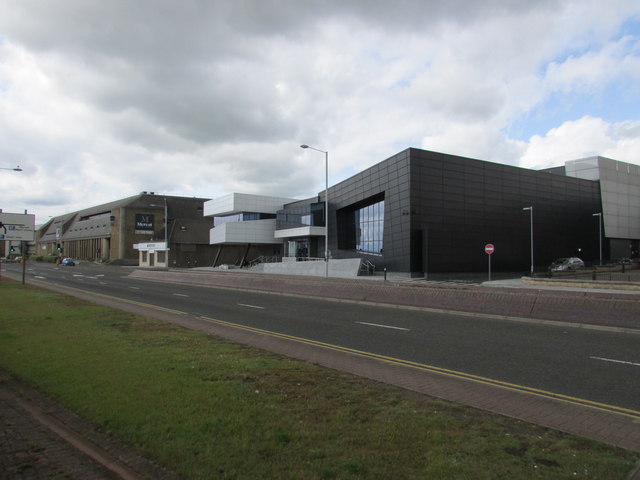 Kirkcaldy Leisure Centre © Bill Kasman cc-by-sa/2.0 :: Geograph Britain ...