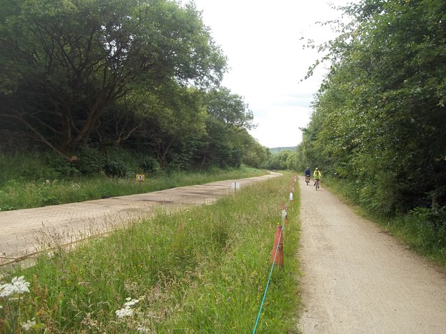 Cyclists on the Longdendale Trail