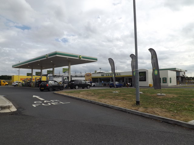 BP Fuel Filling Station at Service Area © Geographer cc-by-sa/2.0 ...