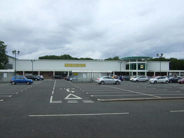 Supermarket off Ferry Road (A902)