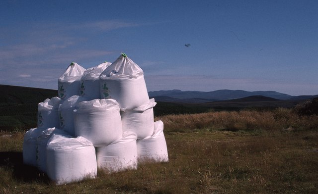 Phosphate fertilizer for the young conifer plantation on Leathad nan Toll