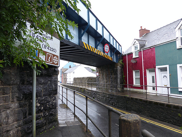 Railway bridge by Pembroke Station