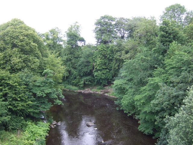 The River Almond, Cramond Bridge © JThomas :: Geograph Britain and Ireland