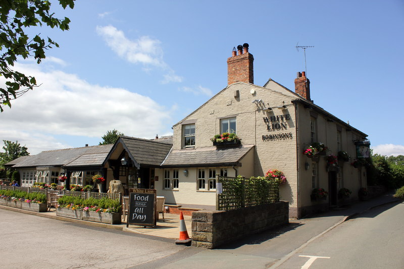 The White Lion, Alvanley © Jeff Buck cc-by-sa/2.0 :: Geograph Britain ...