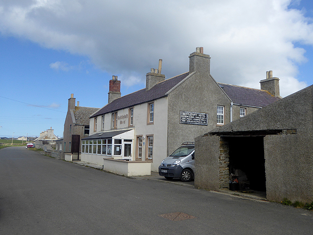 Kettletoft Hotel © Oliver Dixon cc-by-sa/2.0 :: Geograph Britain and ...