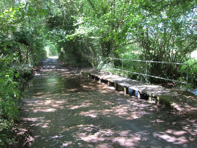 Footbridge across a shallow side stream of the River Itchen