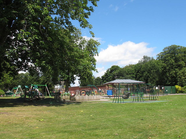 Queen's Park: playground (1)
