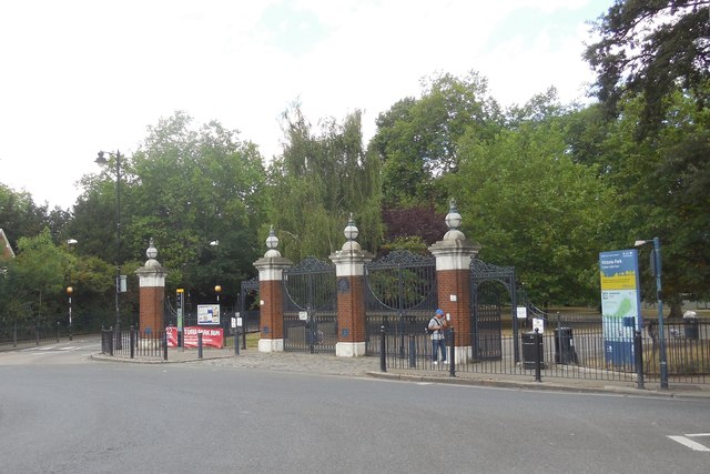 Crown Gate, Victoria Park