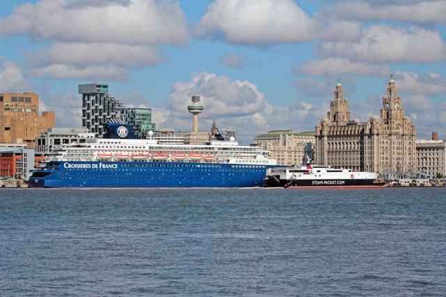 MV Horizon and Manannan, Liverpool Cruise Terminal