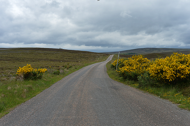 The road to Lochindorb