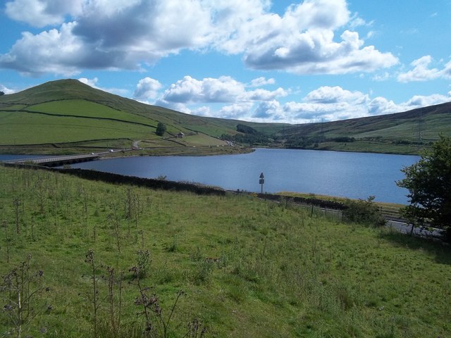 Woodhead Reservoir and Pikenaze Hill © Jonathan Clitheroe cc-by-sa/2.0 ...