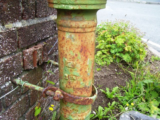 Old Water Pump, Pwll Trap - Detail
