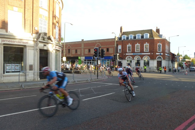 Cyclists turn onto Sheen Lane