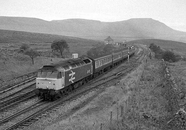 Carlisle bound train at Blea Moor (1990)