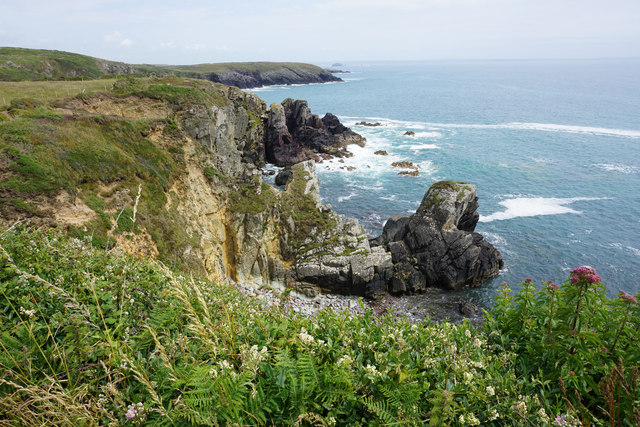 Cliffs at Porth Coch Mawr © Bill Boaden cc-by-sa/2.0 :: Geograph ...