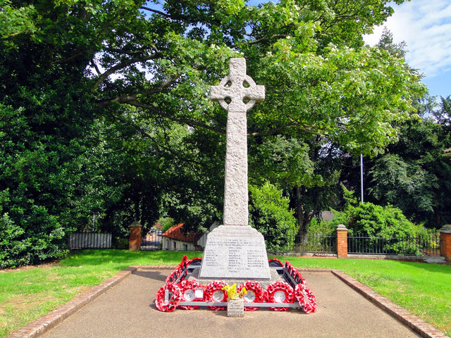 Aylsham Churchyard War Memorial