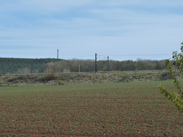 Farmland and East Coast railway at Ayton