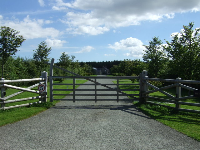 Gated road to Heathery Edge