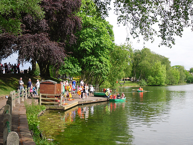 Boating at Hammonds Pond © Rose and Trev Clough :: Geograph Britain and ...